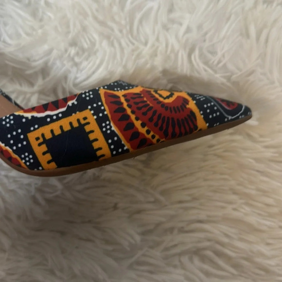 Gianni Bini 6.5 Bronlynn Ankle Strap Chunky Heel Jewel Tones Folk Art Design New - Picture 6 of 10